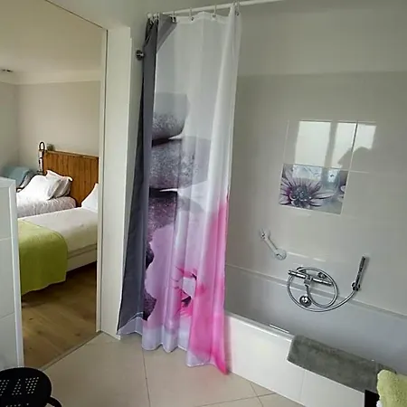 Au Jardin Saint Laurent Bed & Breakfast 3*